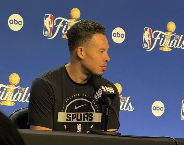 开云电竞客户端-米奇：NBA是个极其残酷的联盟，希望索汉能重新成为轮换球员